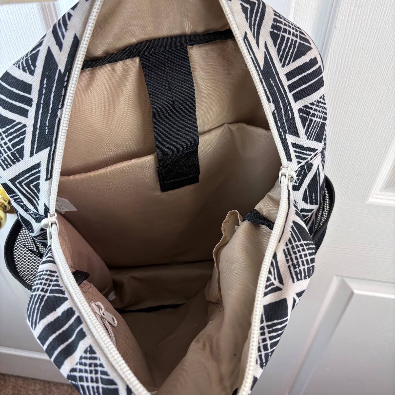 Kavu Onamission Backpack Geometric Black White Padded Laptop Sleeve