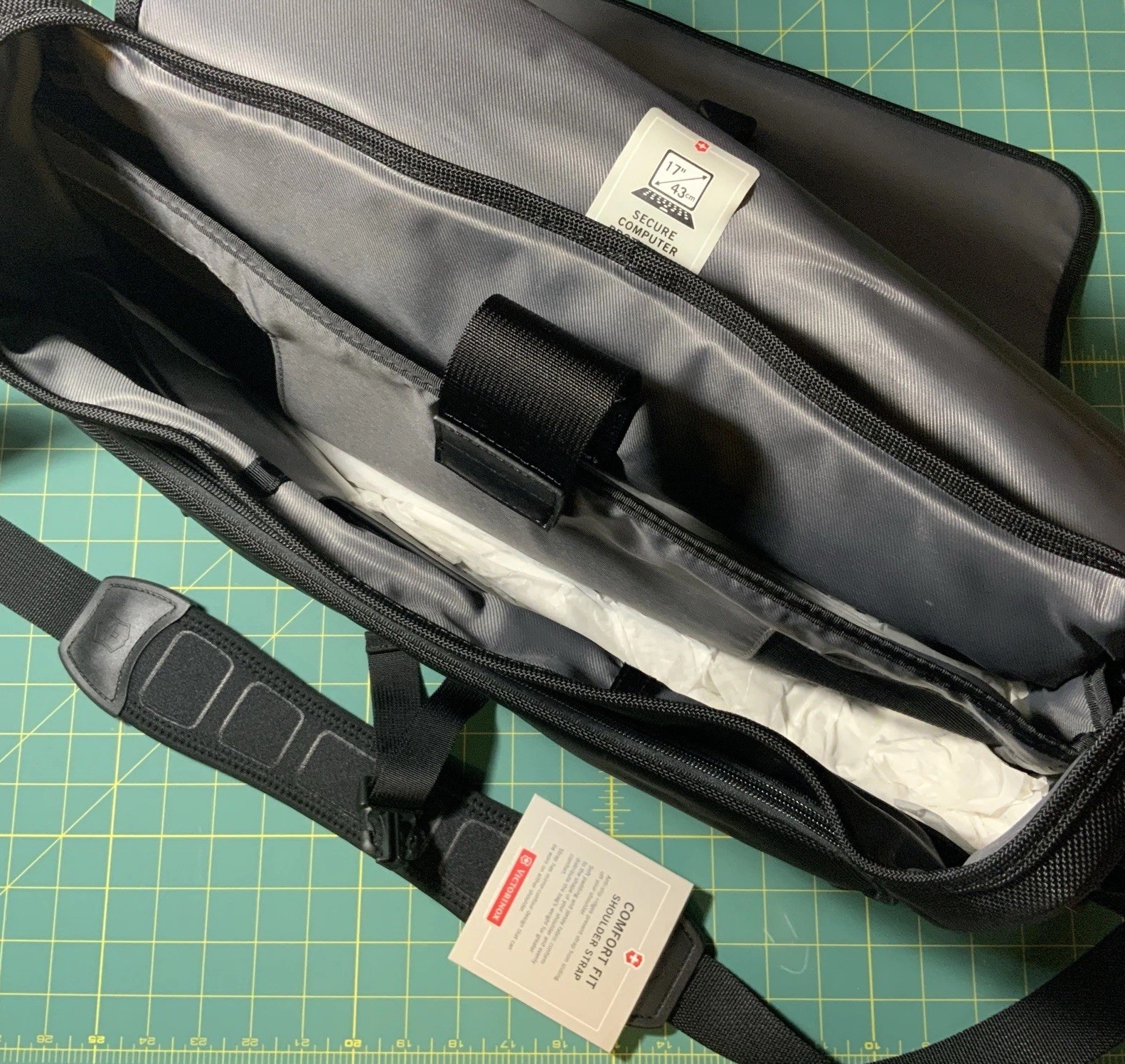 Victorinox Architecture 2.0 Collection Empire 17 Bag Black New With Tags In Box