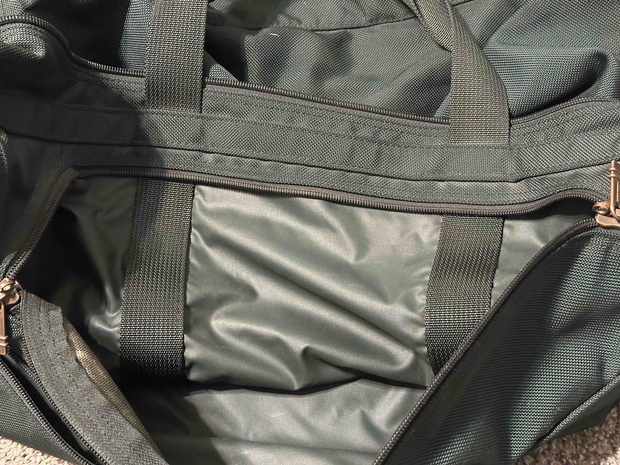 Tumi Alpha Ballistic Nylon Carry On Duffel Weekend Gym Bag Green Large Free Ship