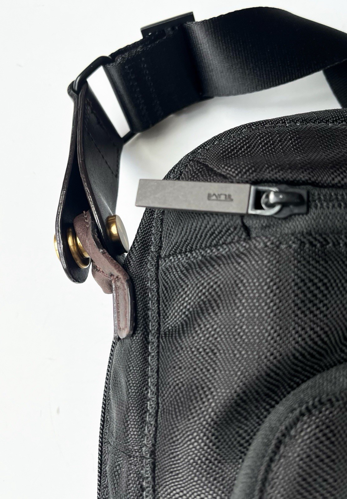 【RARE!】TUMI ❖ Dror Briefcase Black Nylon Brown Leather Reversible Crossbody Bag