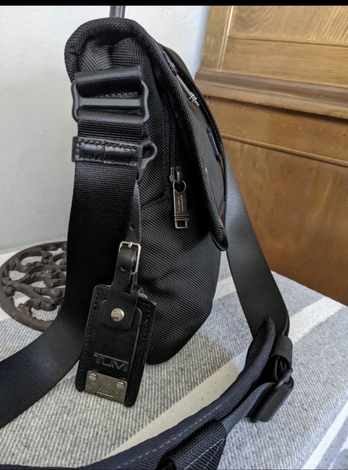 🎒 NEW TUMI Alpha 3 Pocket Bag Small Black Crossbody Shoulder Travel Bag