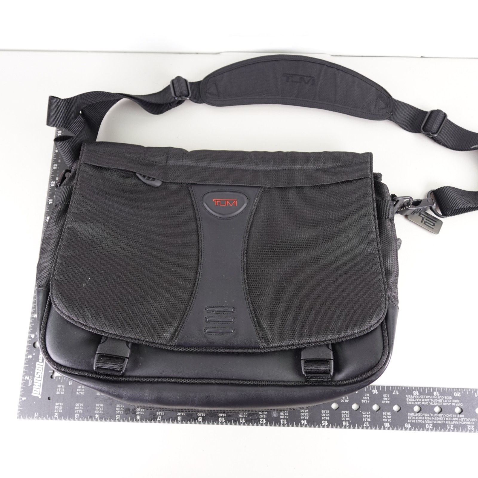Tumi T2 Ballistic Large Messenger Briefcase Laptop Bag Nylon Black Shoulder 508C