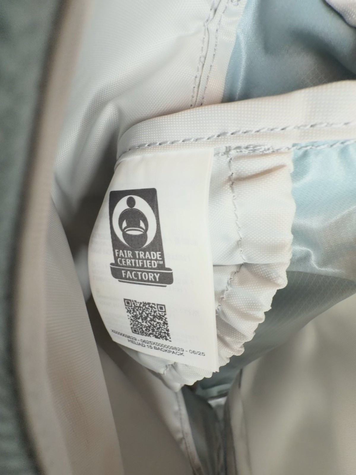 Arc’teryx Heliad 15 Backpack Sage Green – 100% authentic