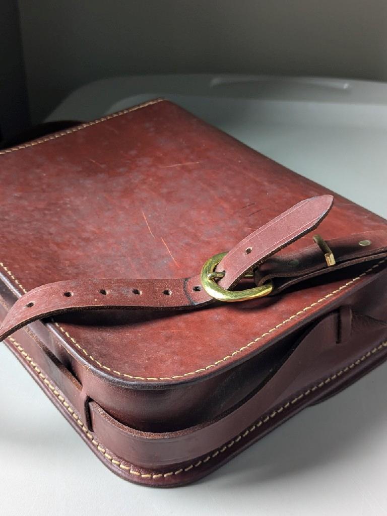 vintage EDDIE BAUER messenger bag COWHIDE thick leather SADDLE brown bicycle