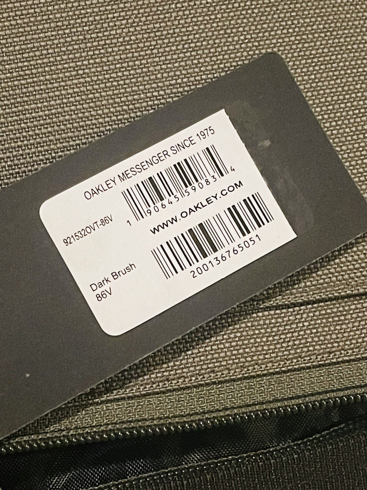 Oakley Unisex Messenger Since 1975 Dark Brush Travel Carry On Laptop Bag Strap