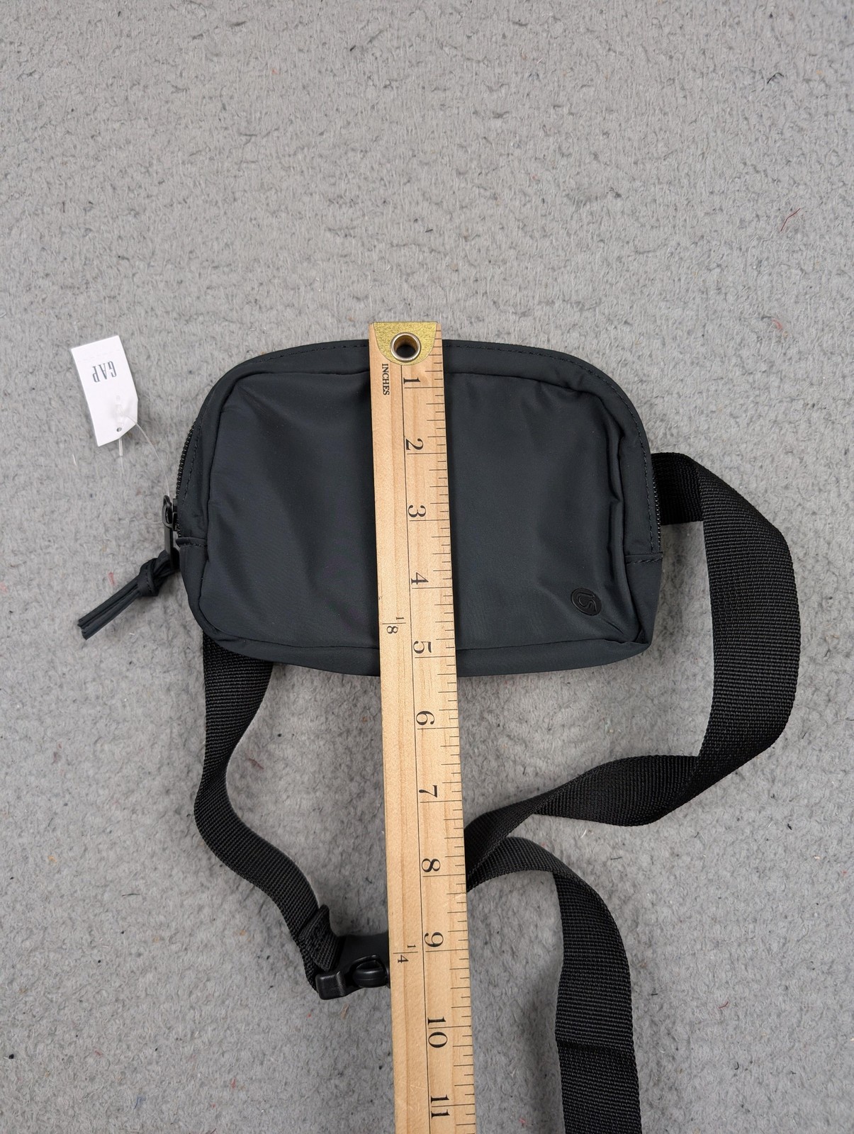 GAP Belt Bag Mens Small Black Adjustable Strap Zip Waist Fanny Pack Travel New