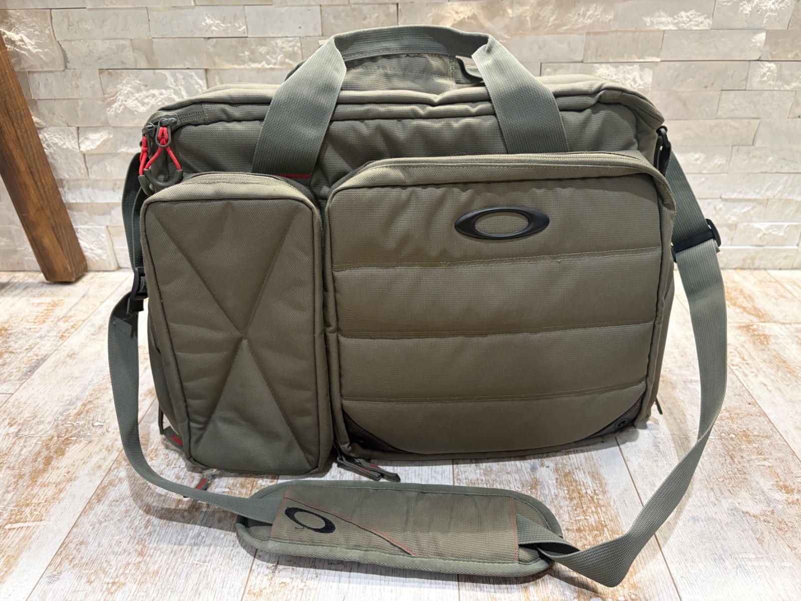 This is an Oakley range / duty bag for law enforcement.