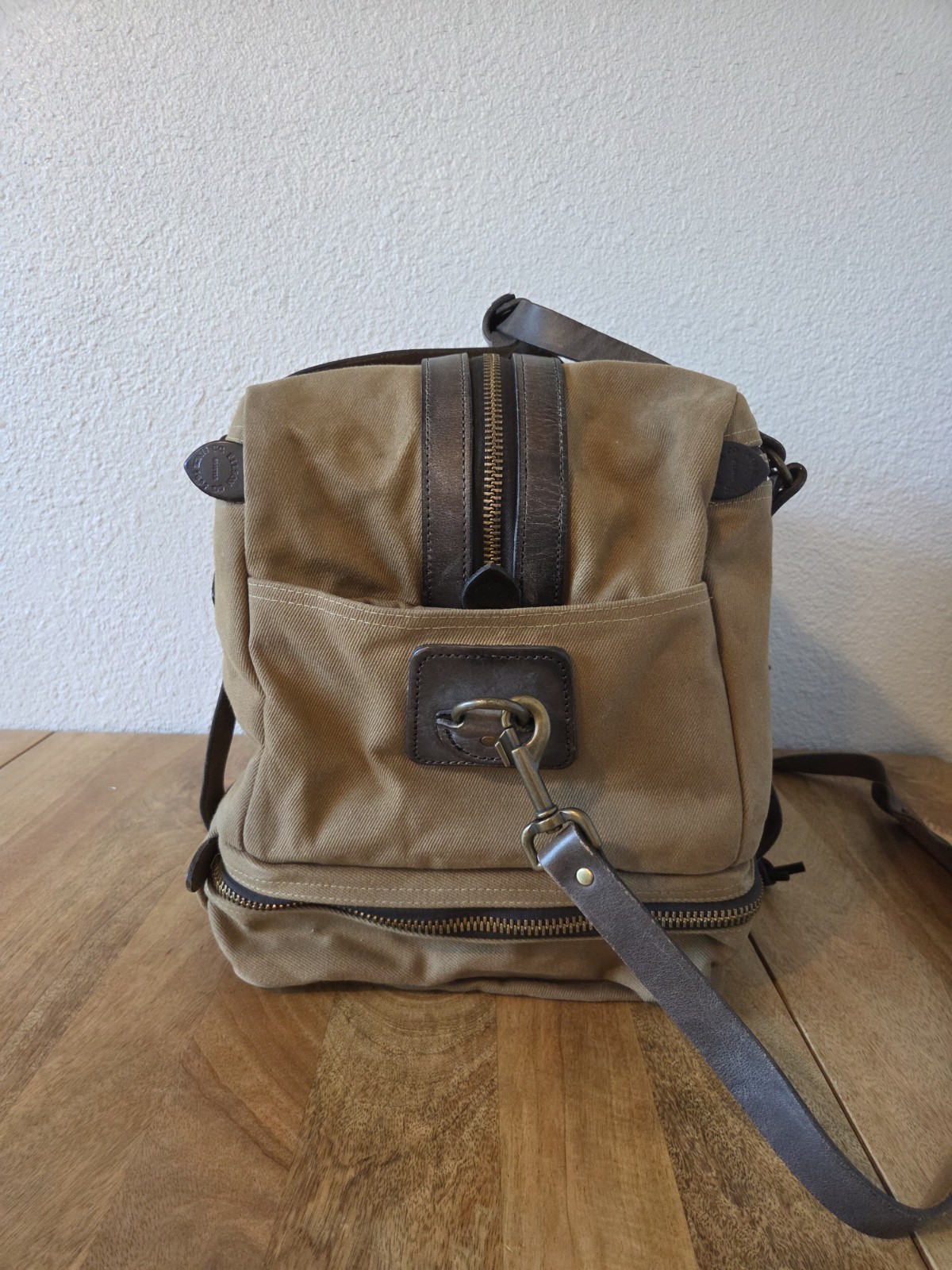 Filson Medium Rugged Twill Outfitter Bag | NWOT | Talon Era | Tan | Made in USA
