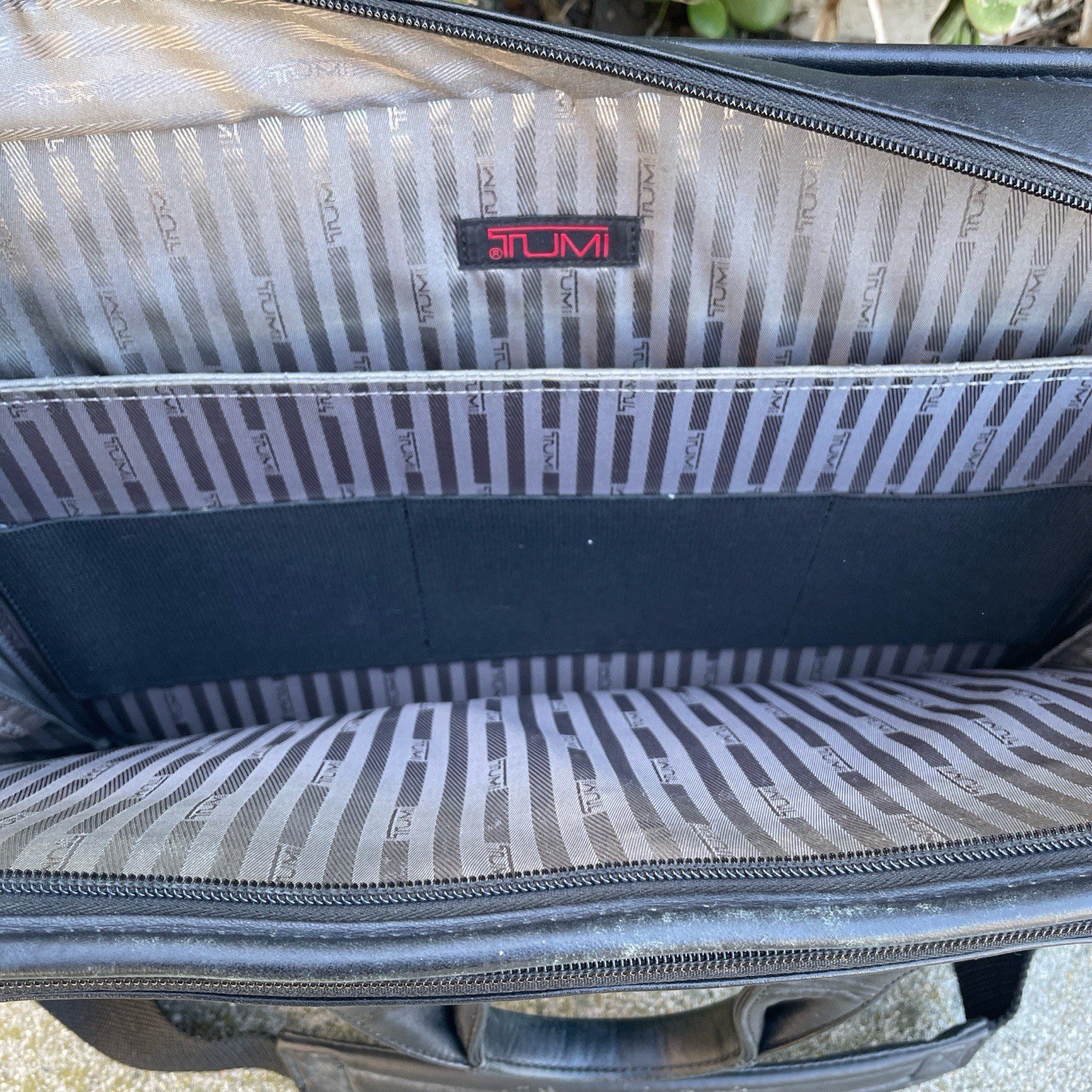 Tumi Black Napa Leather Zippered (5 Zip pockets) Laptop Bag Briefcase (96011D4