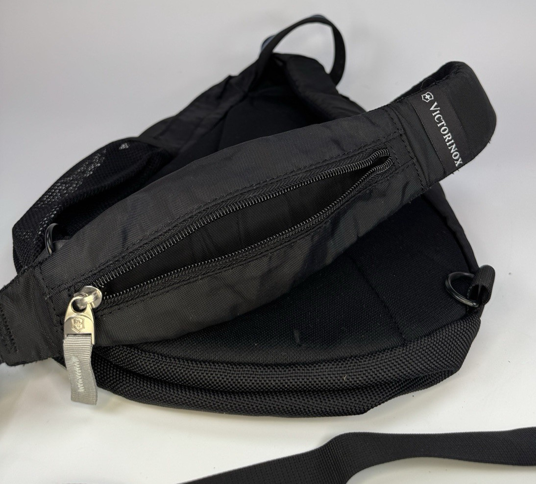 VICTORINOX Swiss Army Small Backpack Mini Travel Bag Blue Black Multiple Pockets