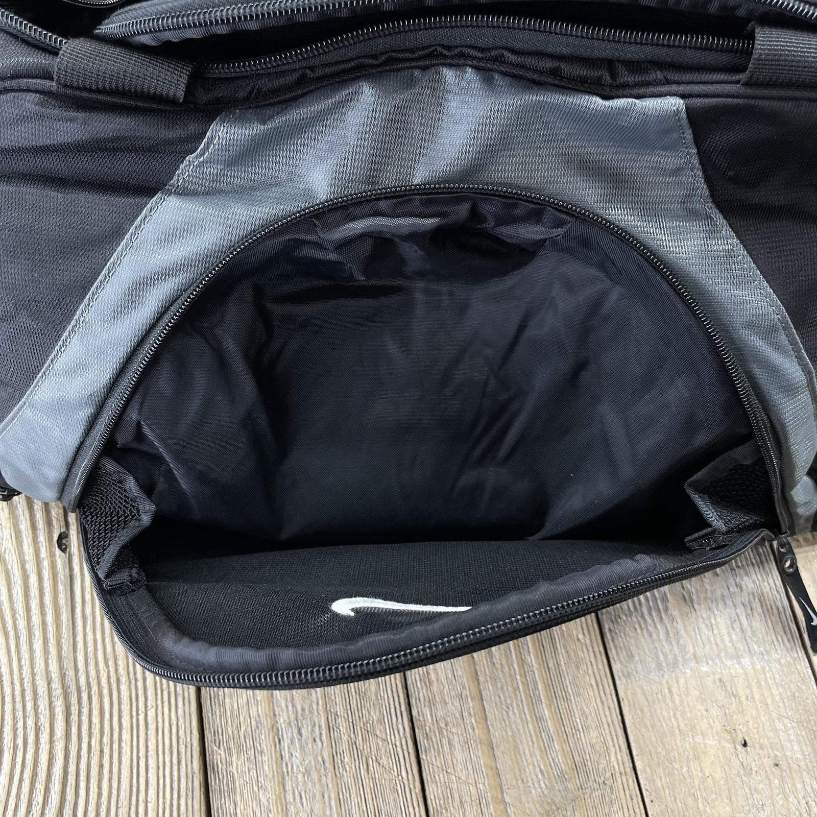 Nike Golf Black Gray Gym Duffle Bag Hard Bottom Shoe Pouch 21” x 12.5” x 11” GUC
