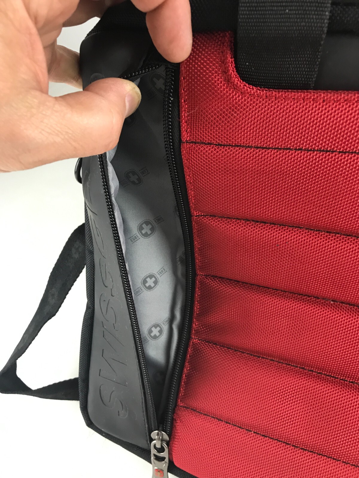 Swiss Gear Unisex Red Black Canvas Outer Pockets Detachable Strap Laptop Bag