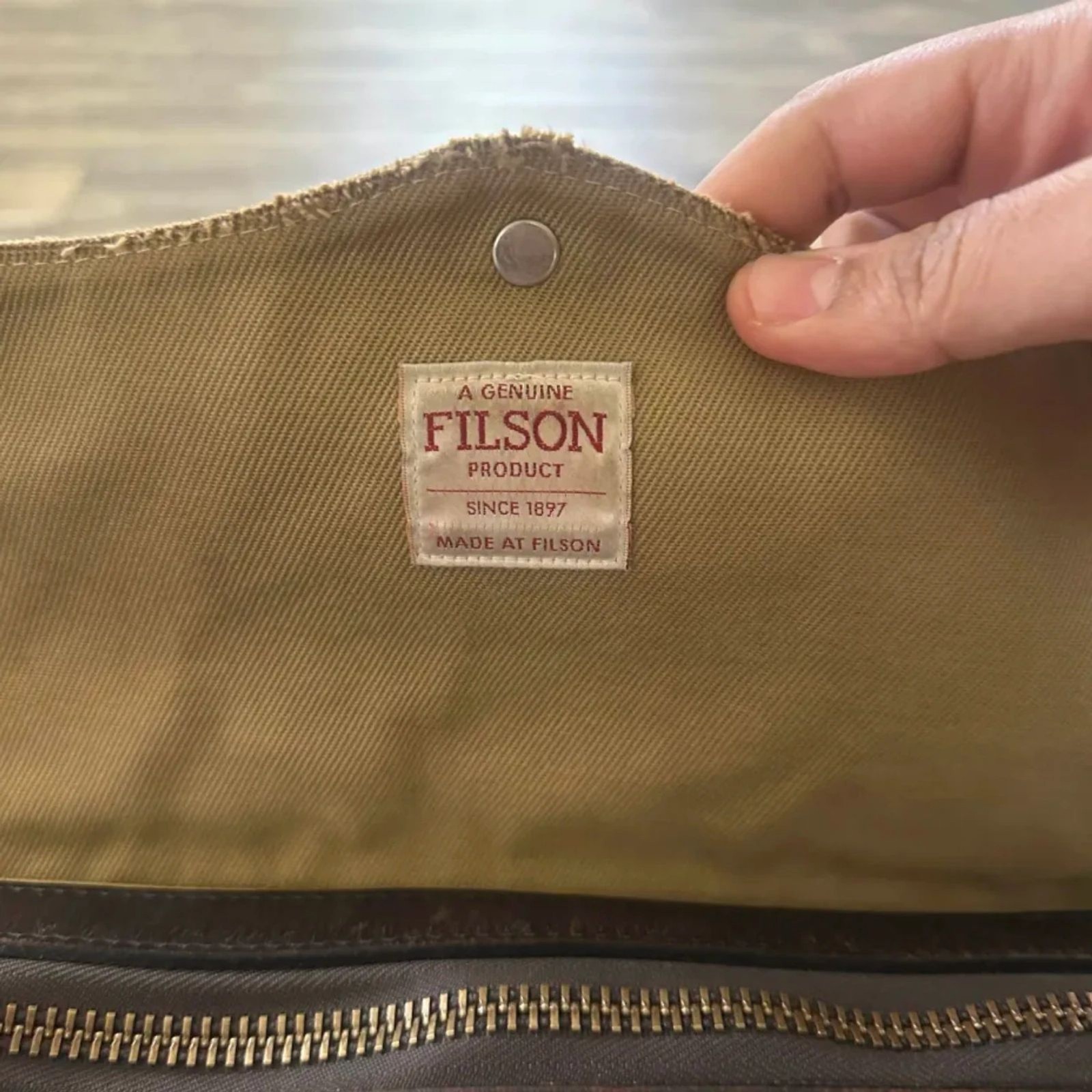 Filson Rugged Twill Style 257 Messenger Crossbody Bag