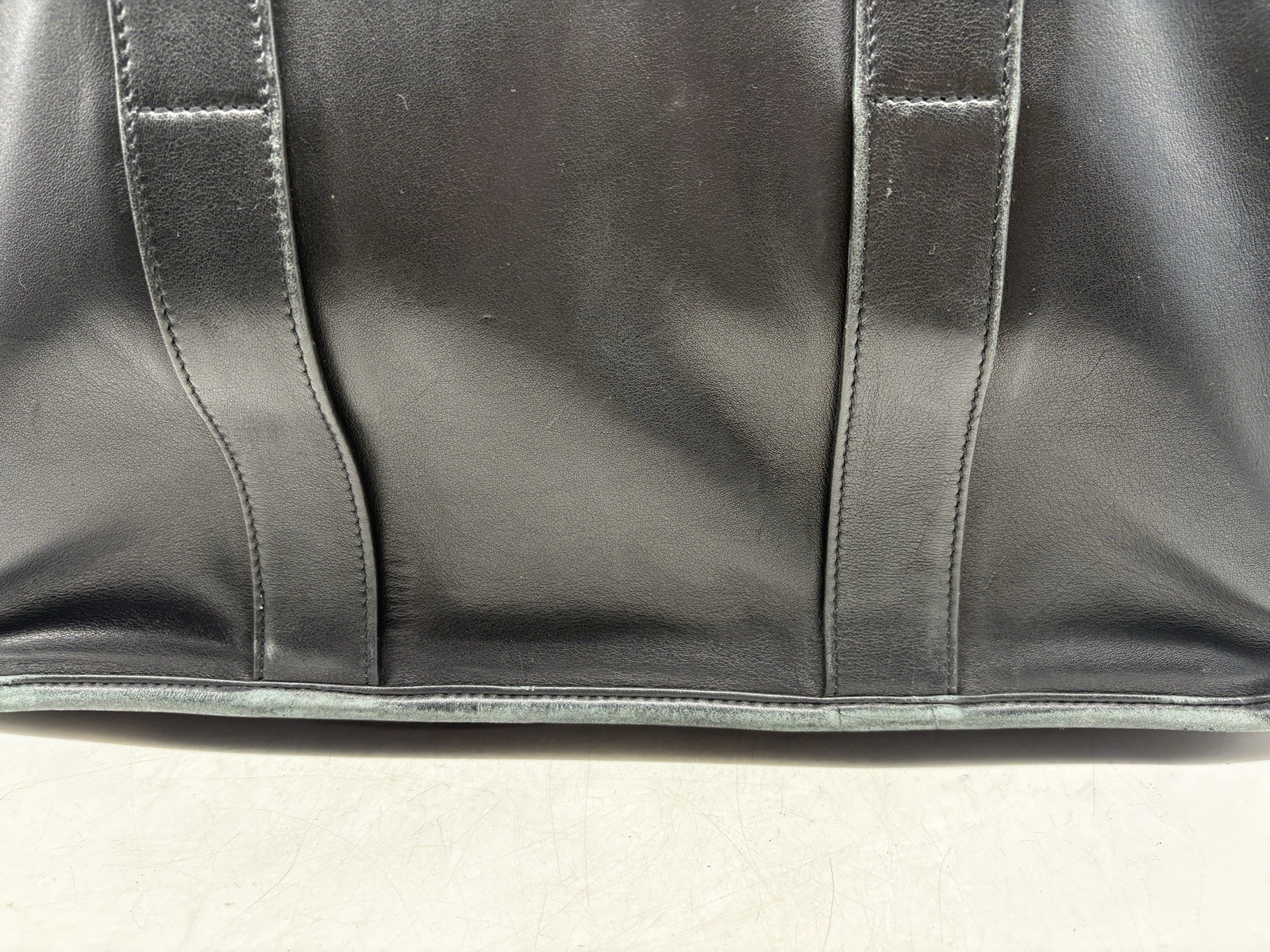 TUMI Alpha Black Leather Briefcase Laptop Messenger Bag 6”x13”x17.5”
