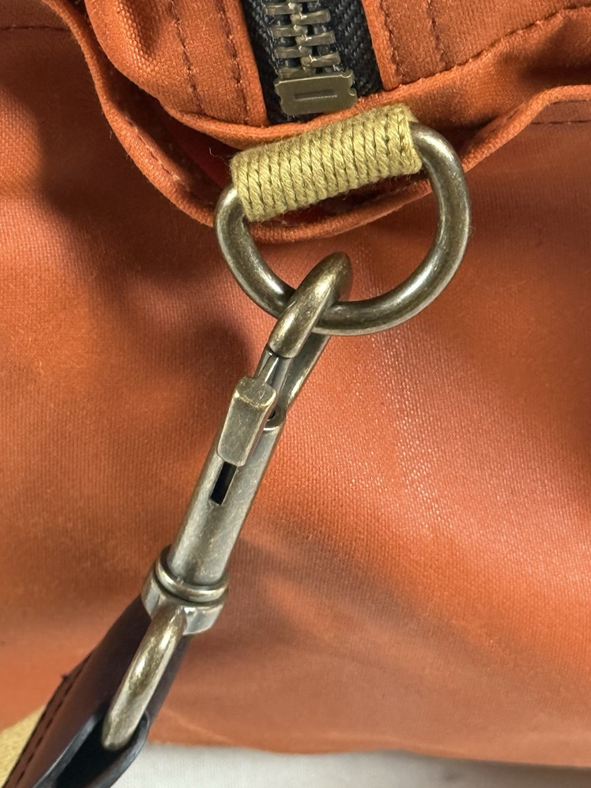 FILSON MEDIUM TIN CLOTH DUFFLE BAG RUST OS NWT