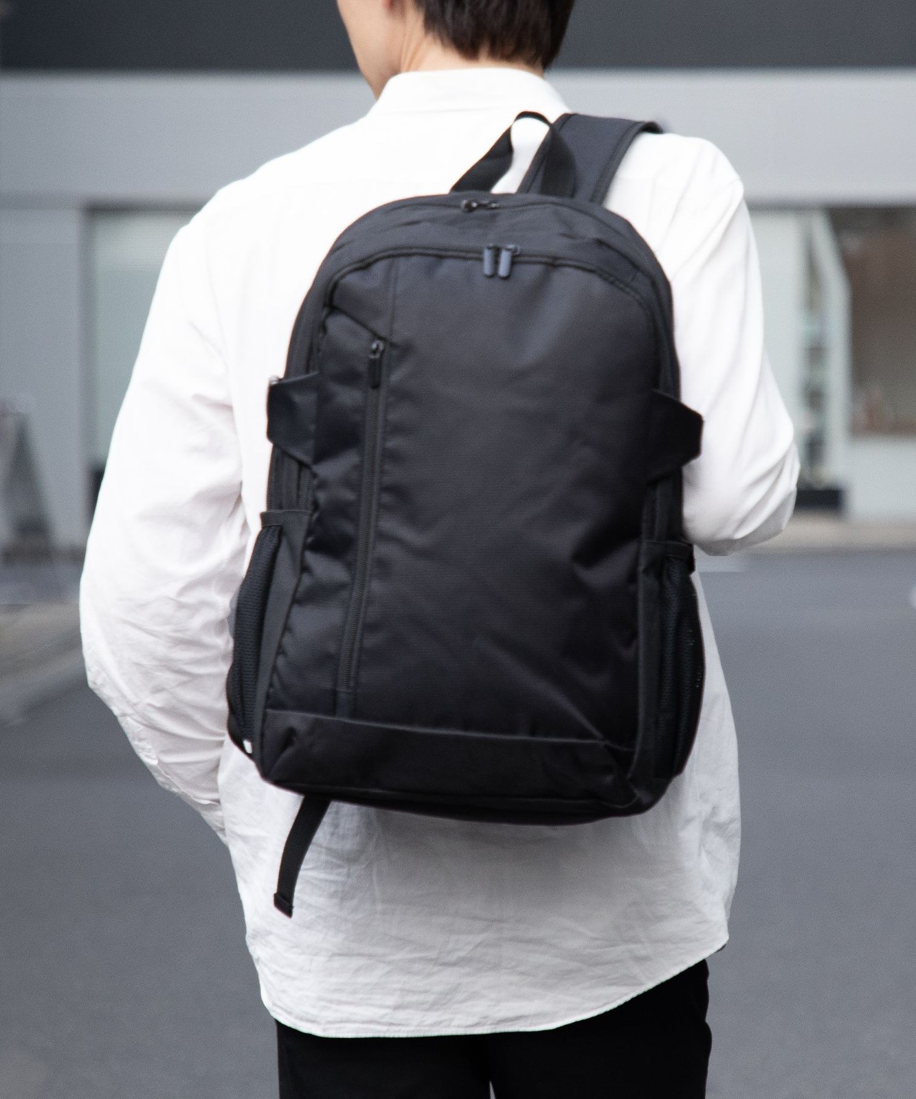 UNKNOWN & Co. WATERPROOF BACKPACK 25L Unisex Backpack in Black