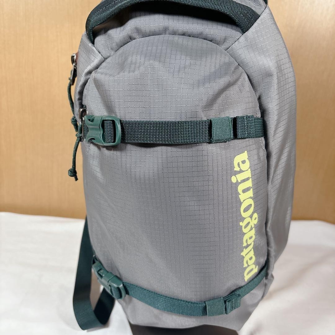 Patagonia Atom Sling 8L Sling Bag Green, Gray Used