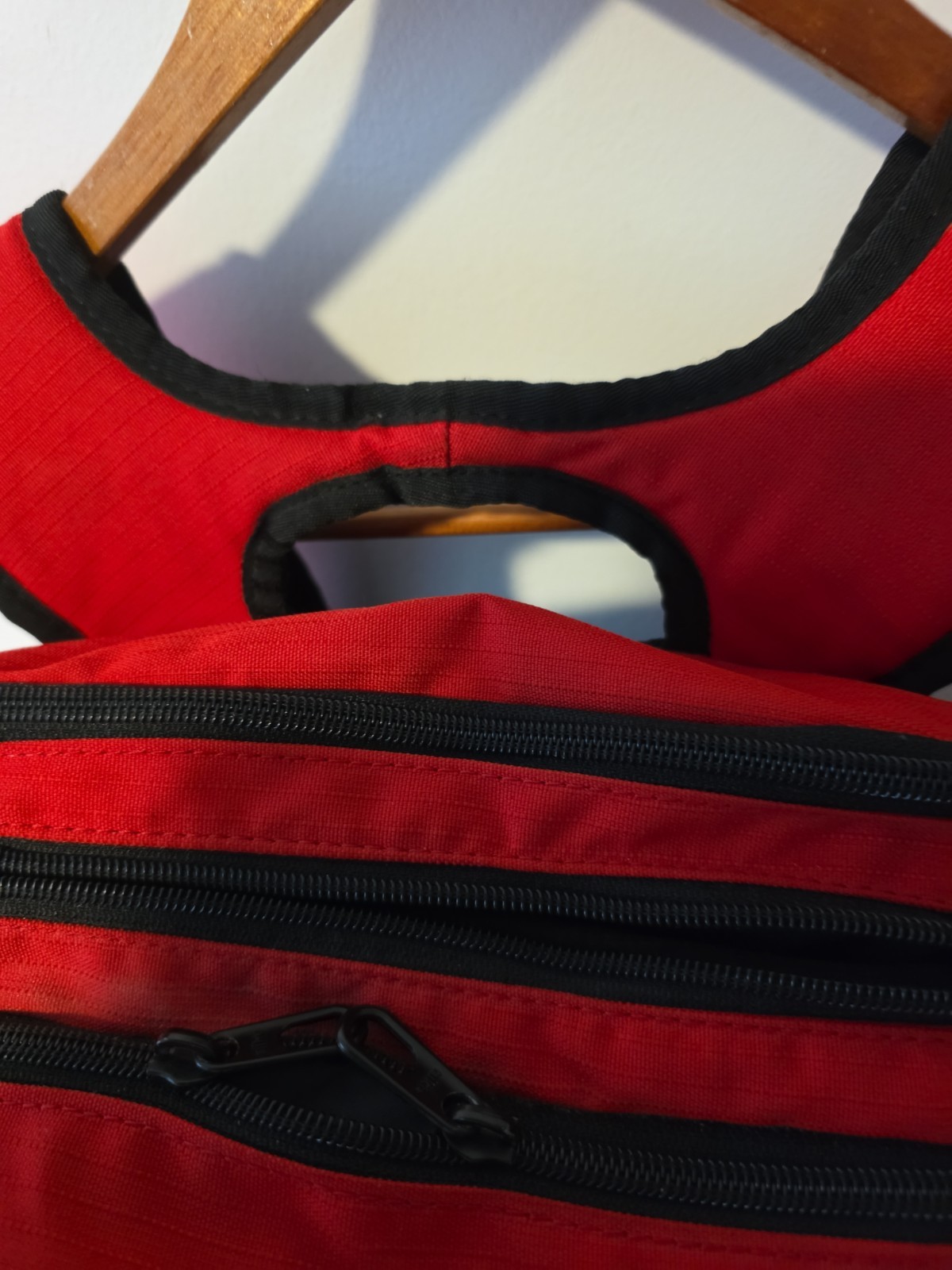 Nike Brasilia backpack Padded Straps & Adjustable, 4- Pockets Black & Red