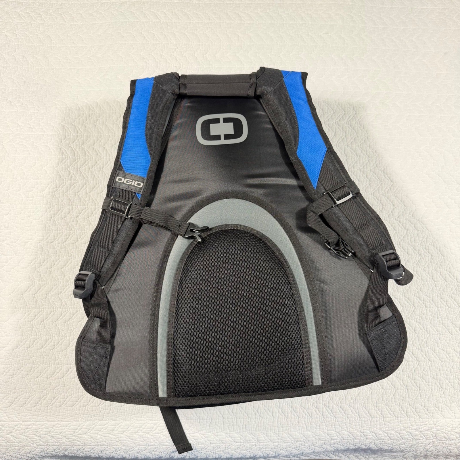 Ogio Street Tech Specs Unisex Backpack Laptop Sleeve Audio Pocket Blue NWT