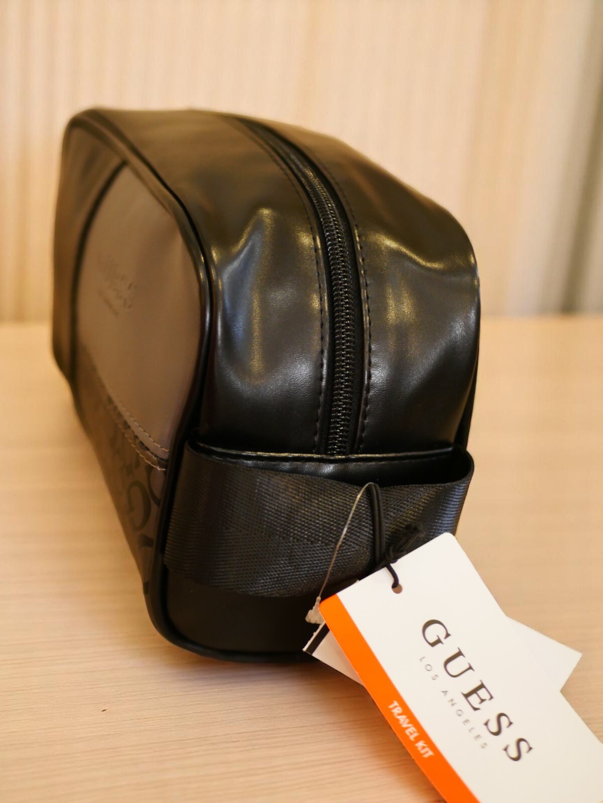 NEW MEDIUM MEN’S GUESS BLACK GRAY LEATHER HANDLE TOILETRY TRAVEL CASE BAG POCKET