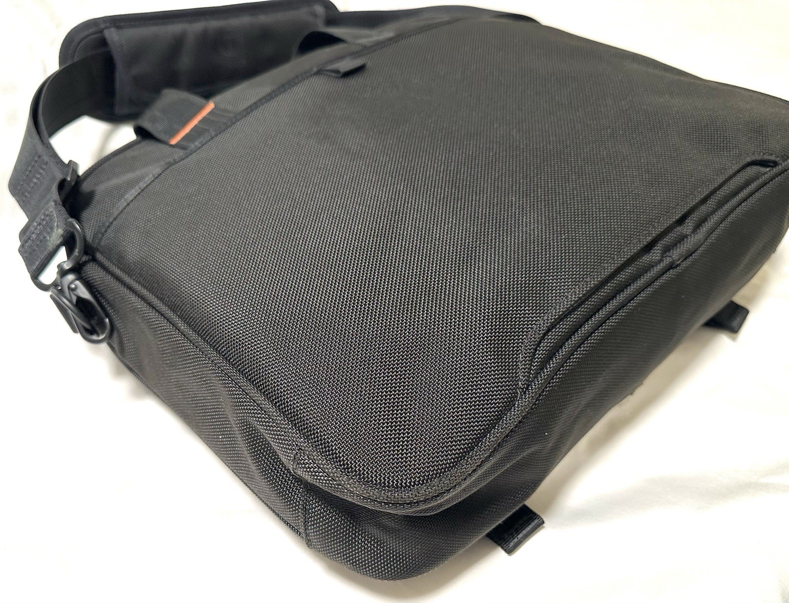 Tumi T-Tech Essential Gear Laptop / Breifcase,Messenger Bag Shoulder Strap