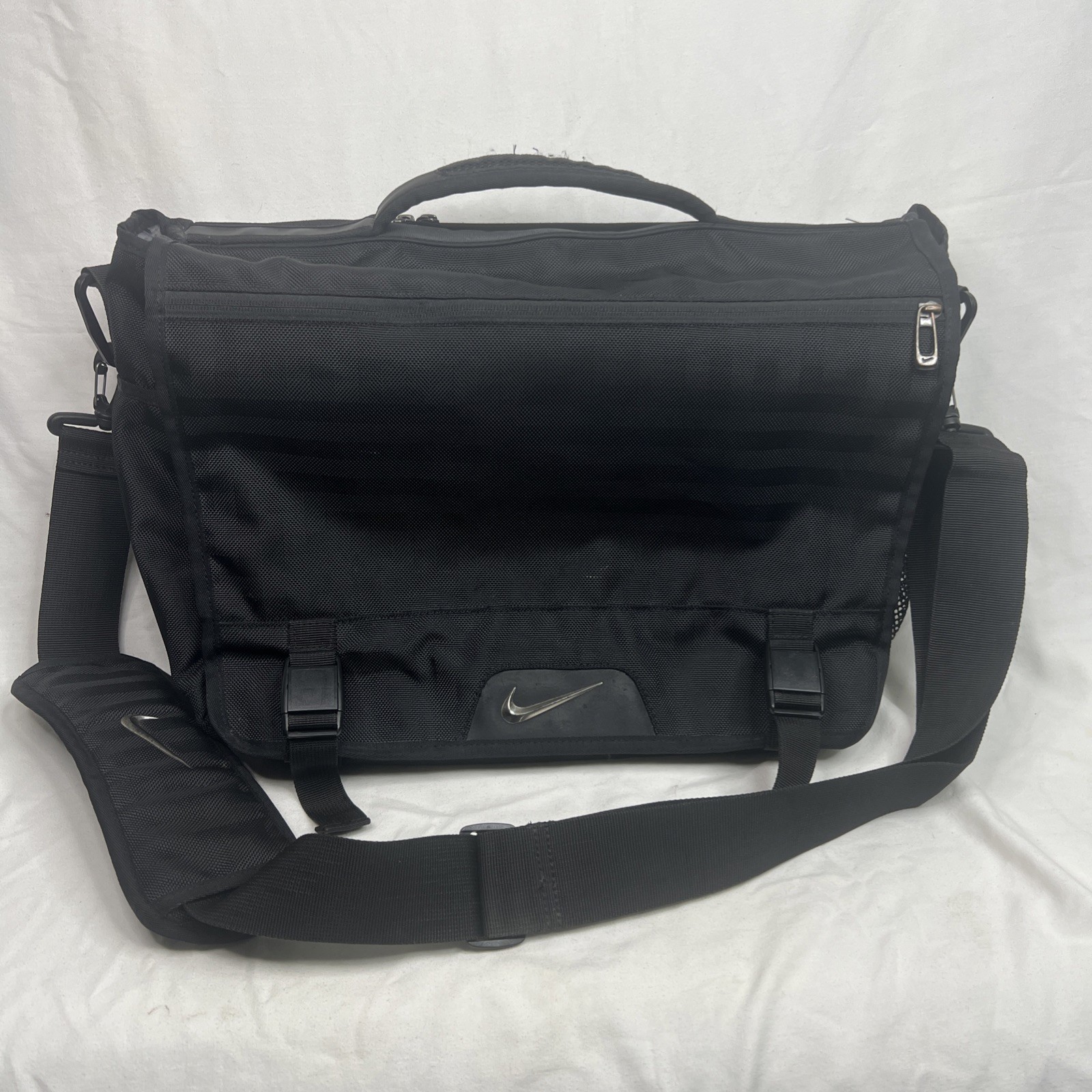 Nike Black Departure Laptop Nylon Messenger Shoulder Bag Travel Crossbody