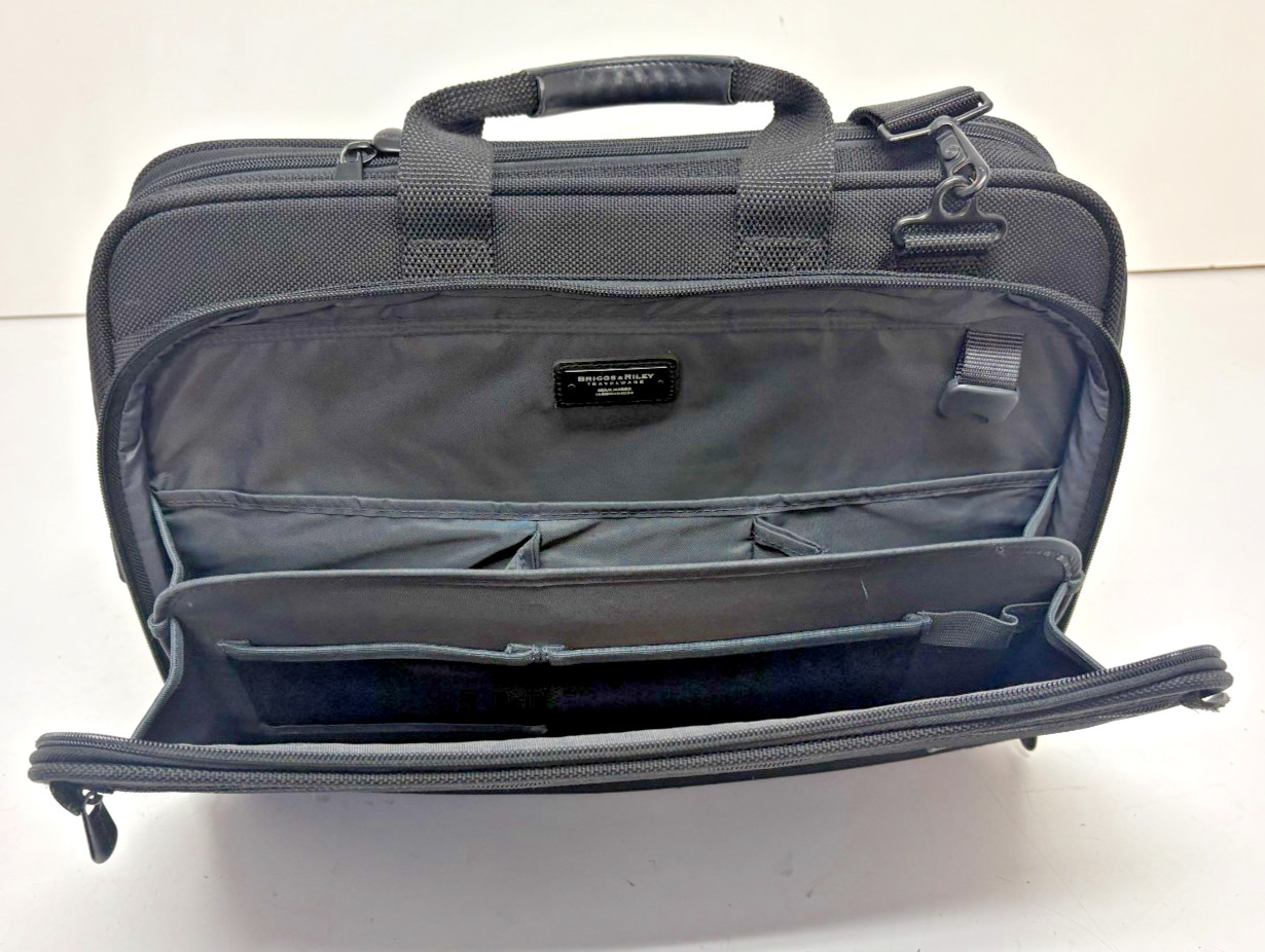 Briggs & Riley Travelware Black Laptop Messenger Travel Bag 5″ x 12.5″ x 17″