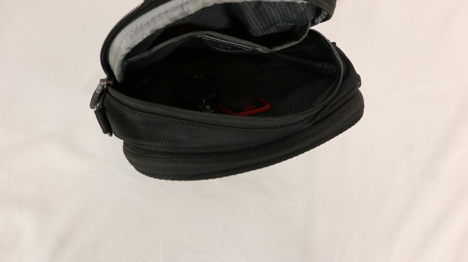 T Tech by TUMI 5580D Sling Bag Pack Business (MISSING STRAP – READ)