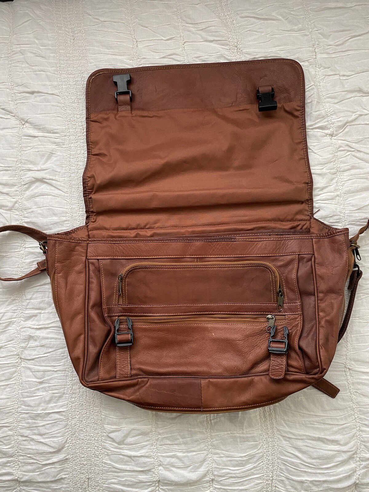 Cortez Genuine Leather Briefcase Made in Colombia w Cross body Strap