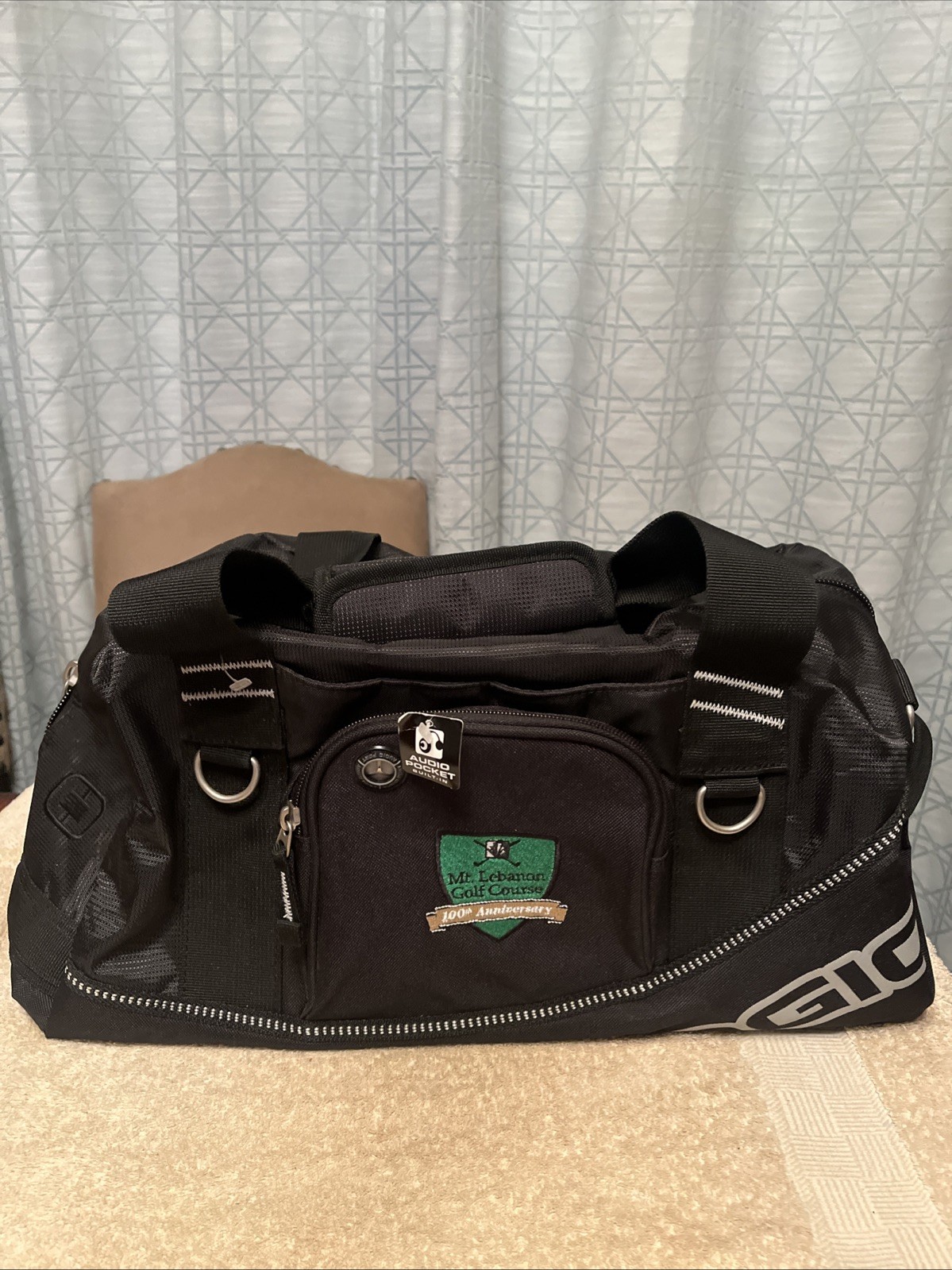 OGIO Half Dome Golf Duffel Bag Built-in Audio Pocket Black 18″x 11″x9″ NEW