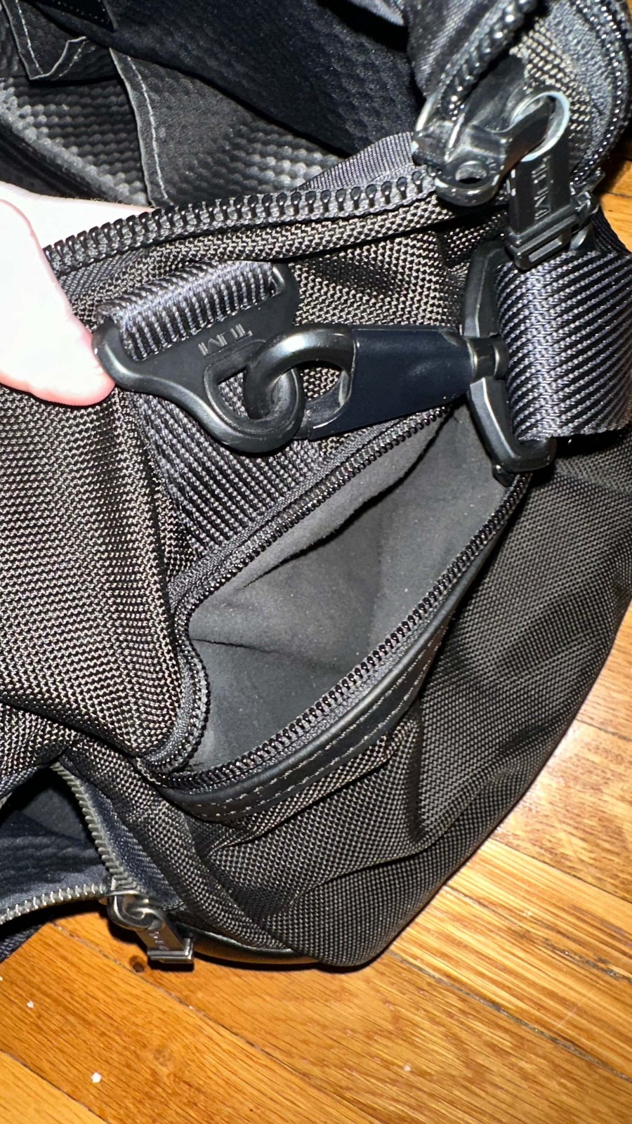 Tumi McCoy Gym Bag Alpha Bravo Black Ballistic Nylon Shoulder Duffel Duffle READ