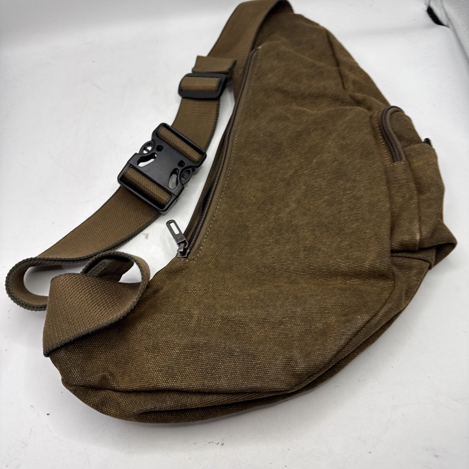 Rugged Ruil Hengli Brown Canvas Crossbody Bag With Adjustable Strap (87)