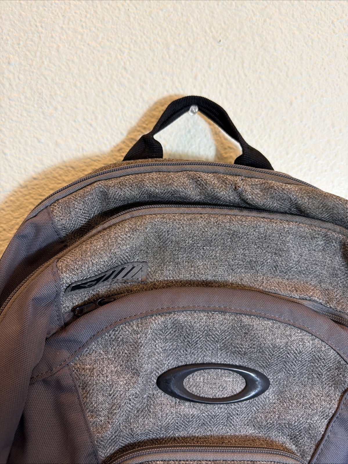 Oakley Backpack 5 Speed Pack Gray Travel Commute School Work 19×12.5×7