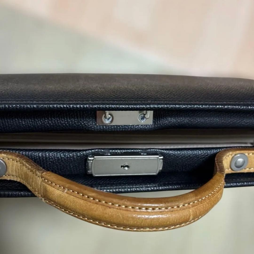 [Extremely Good Condition/With Key] Vintage Genuine Leather Briefcase Business