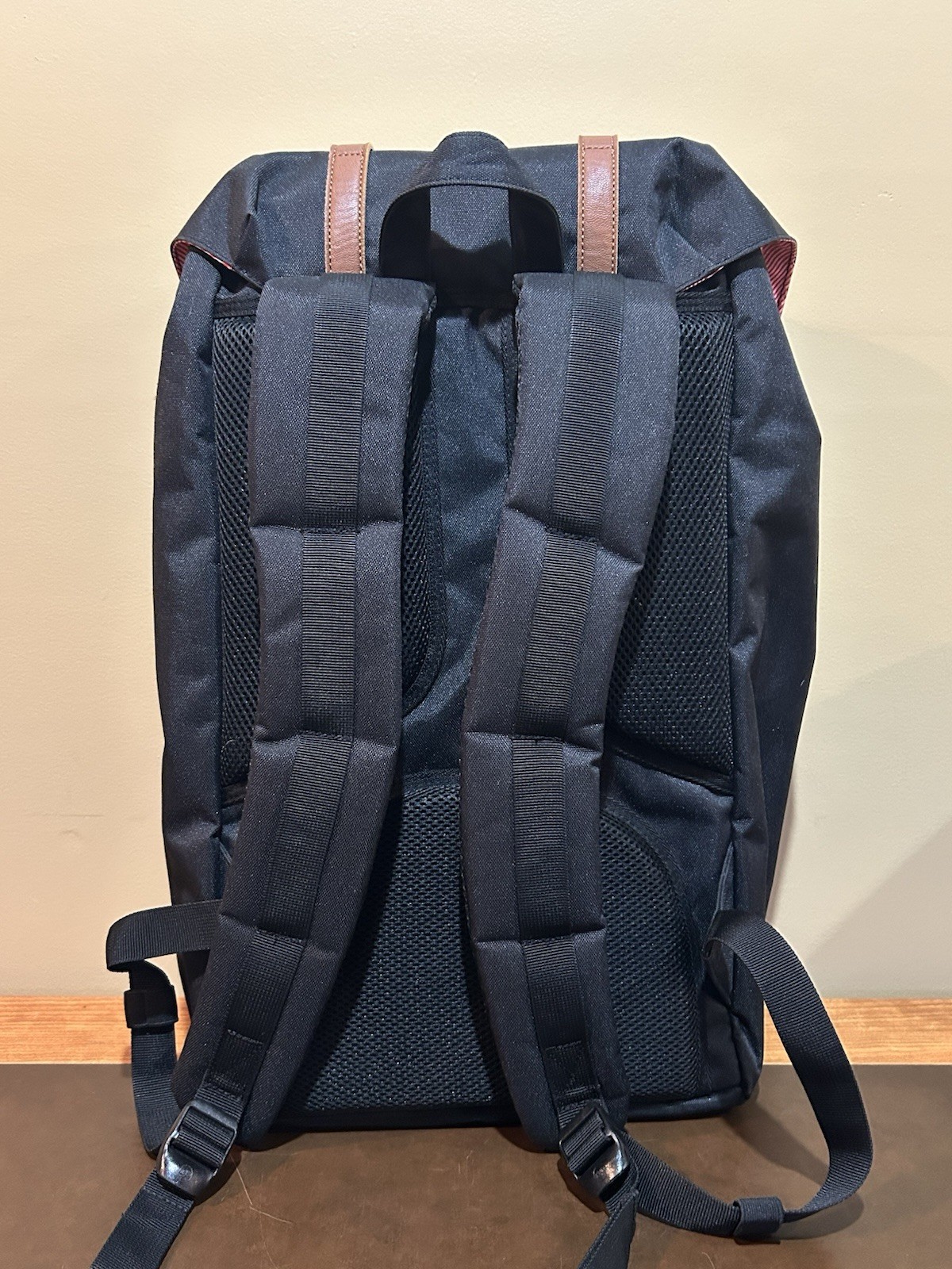 Herschel Little America Backpack Black Brown Leather Straps Laptop Red/white In