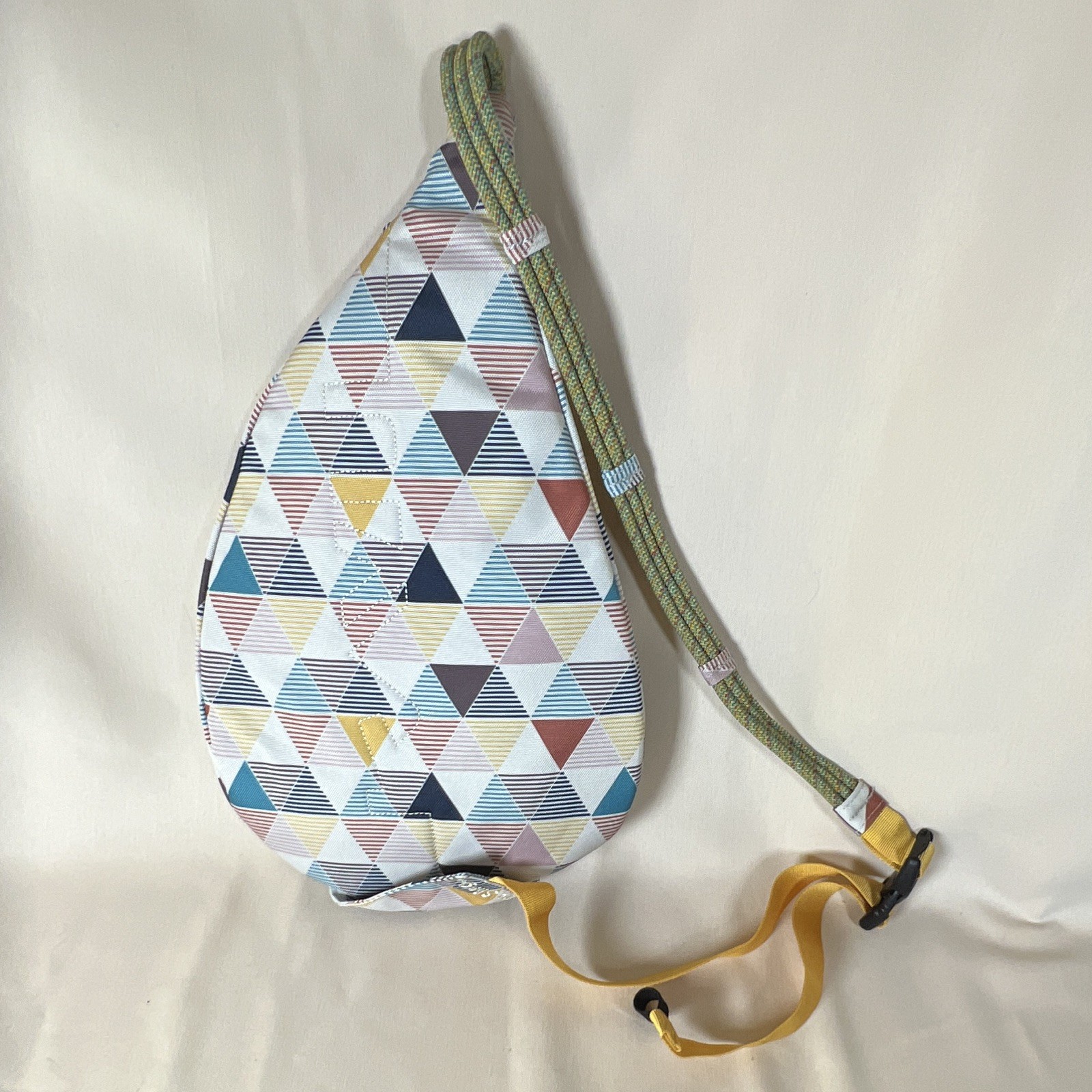 KAVU Multicolor Geometric Crossbody Sling Bag Zip Closure Adjustable Strap