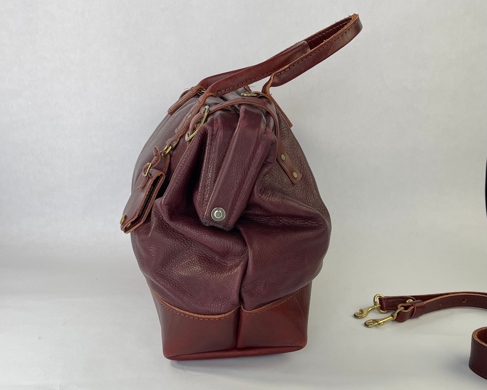 Billykirk No 165 Medium burgundy leather carryall weekender overnight duffle bag