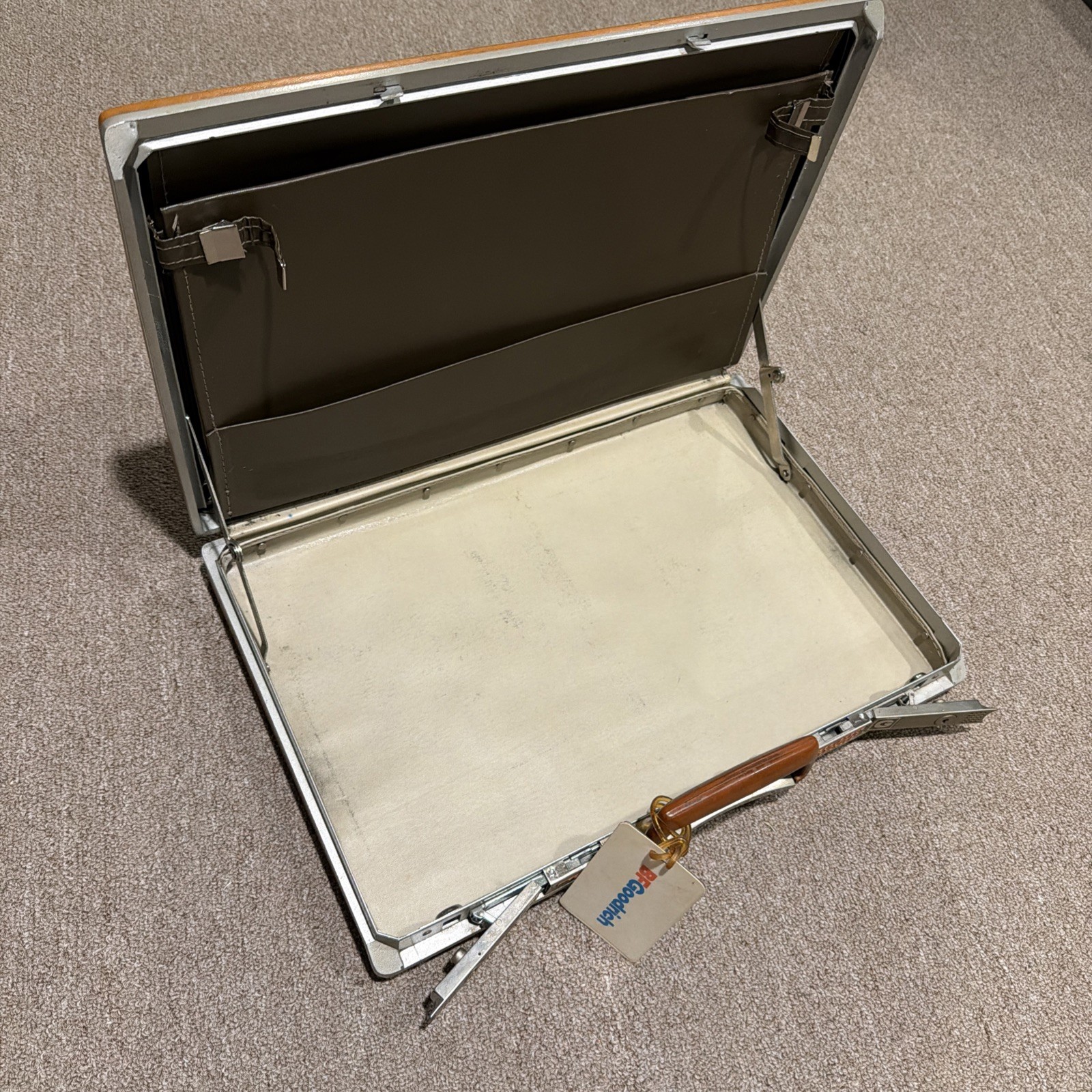 Samsonite Classic Brown Hard Shell Slim Briefcase Vintage 1960s 70s MCM