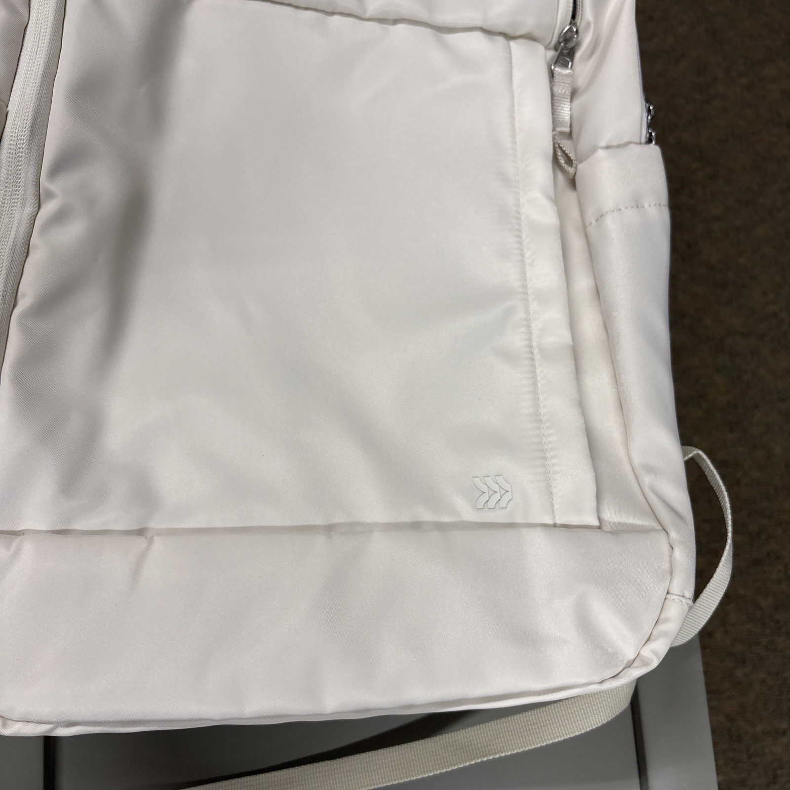 17.5″ Lifestyle Backpack Off-White – All in Motion