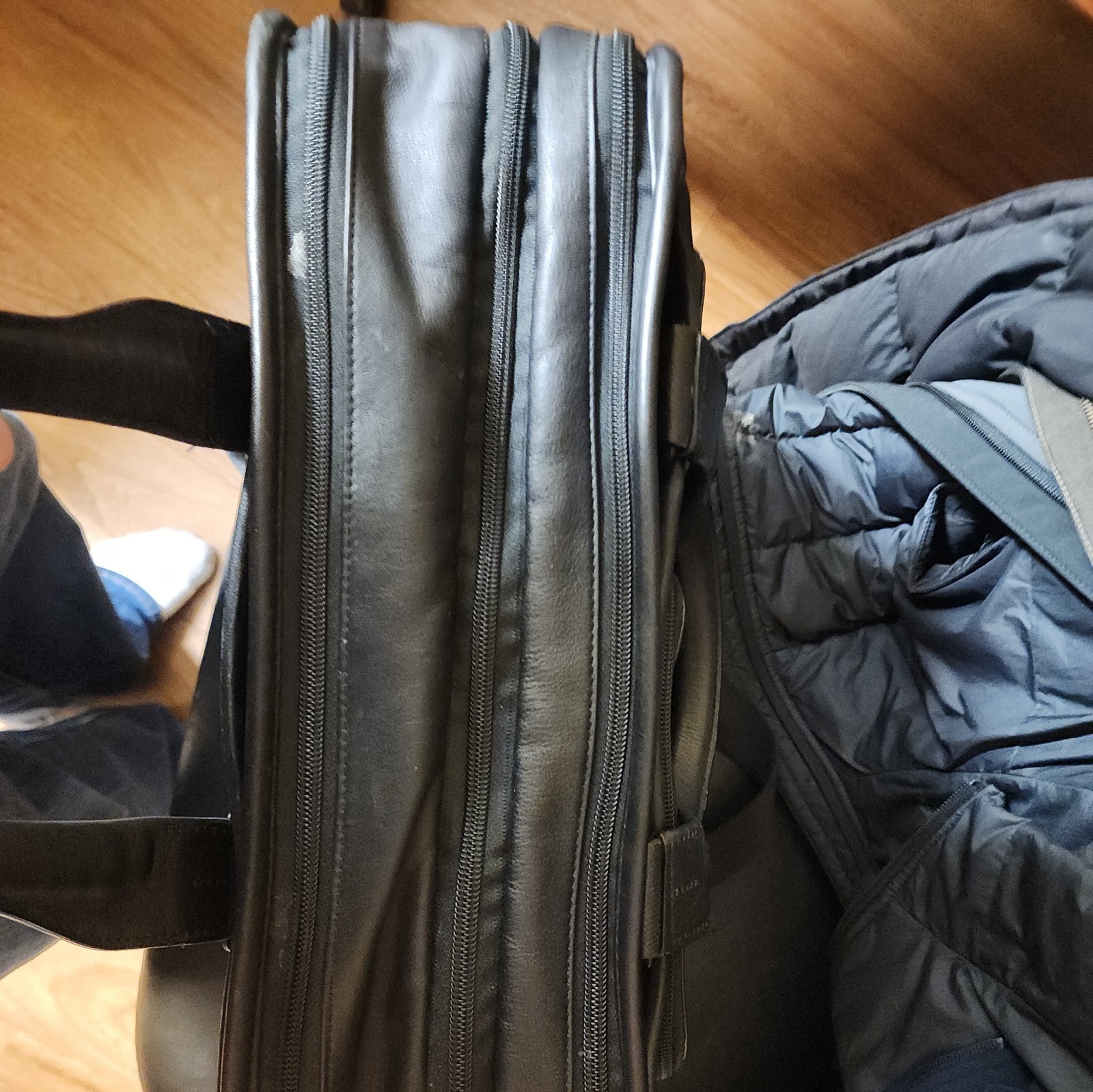 Tumi Alpha Compact Large Screen Briefcase Laptop Bag Leather 96114DH Reg $600+