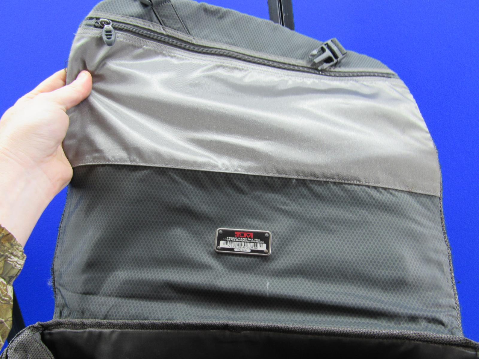 TUMI T-Tech Essential Gear Grey Black Leather Messenger Bag Laptop