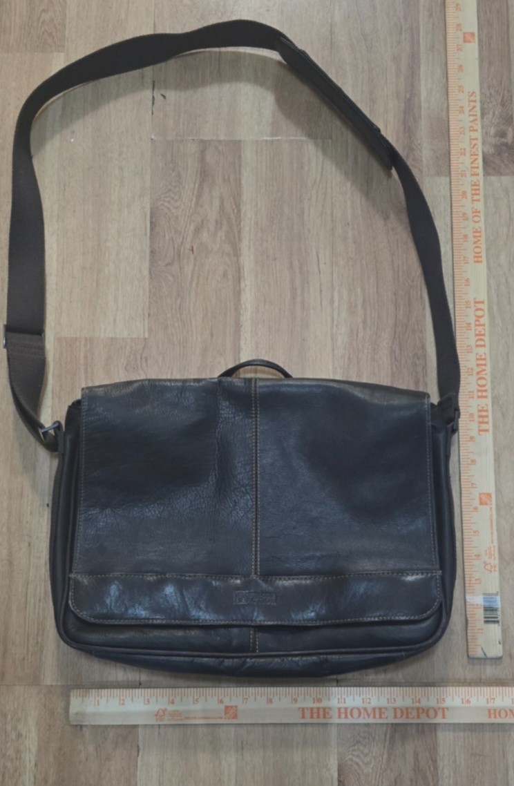 Kenneth Cole Reaction Business Laptop Messenger