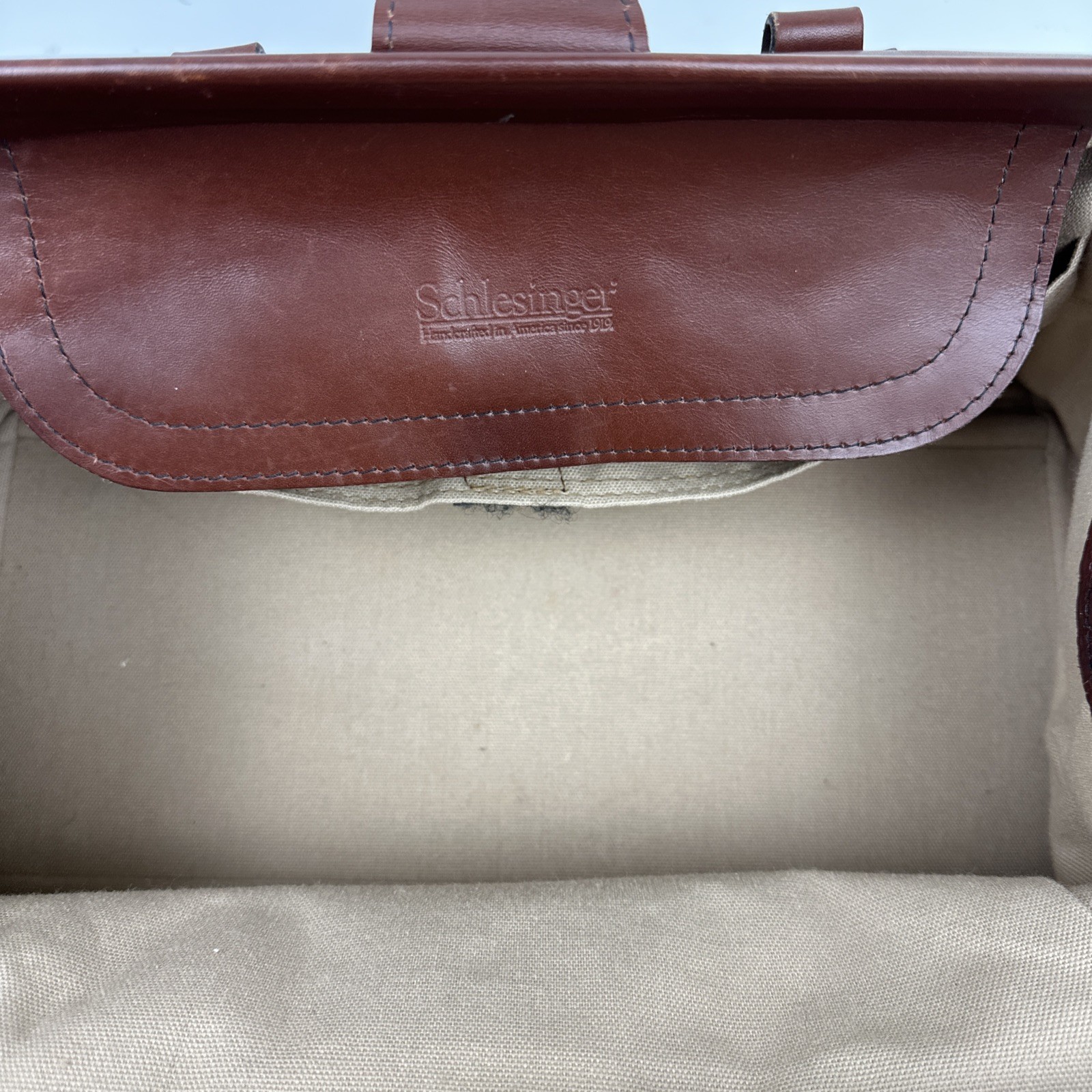 Vintage Schlesinger Cowhide Leather Physician Doctor Toiletry Bag ￼