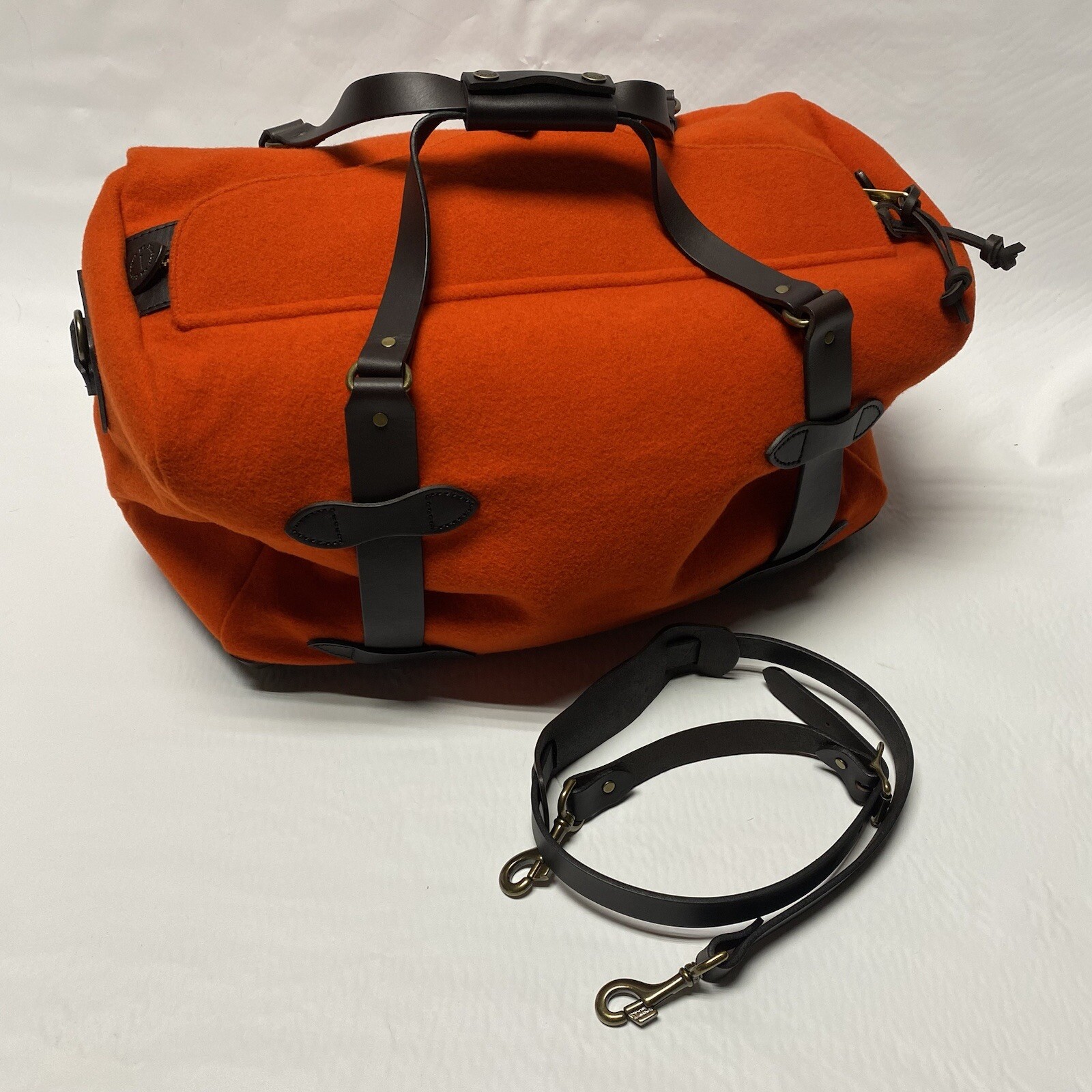 CC FILSON Mackinaw Wool Medium Duffle Made in USA Leather Bottom Flame Red $950