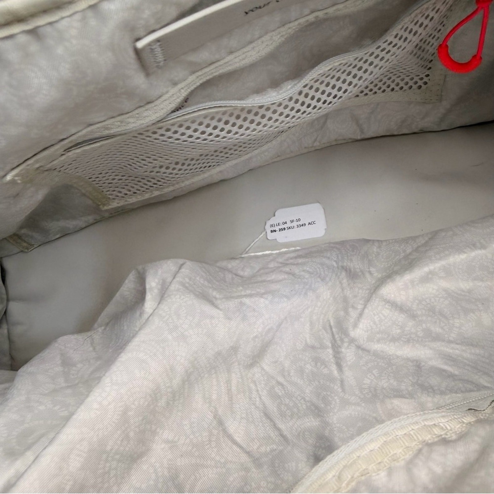 Lululemon Womens Zipper Closure Silver Tone Duffel Shoulder Handbag Black