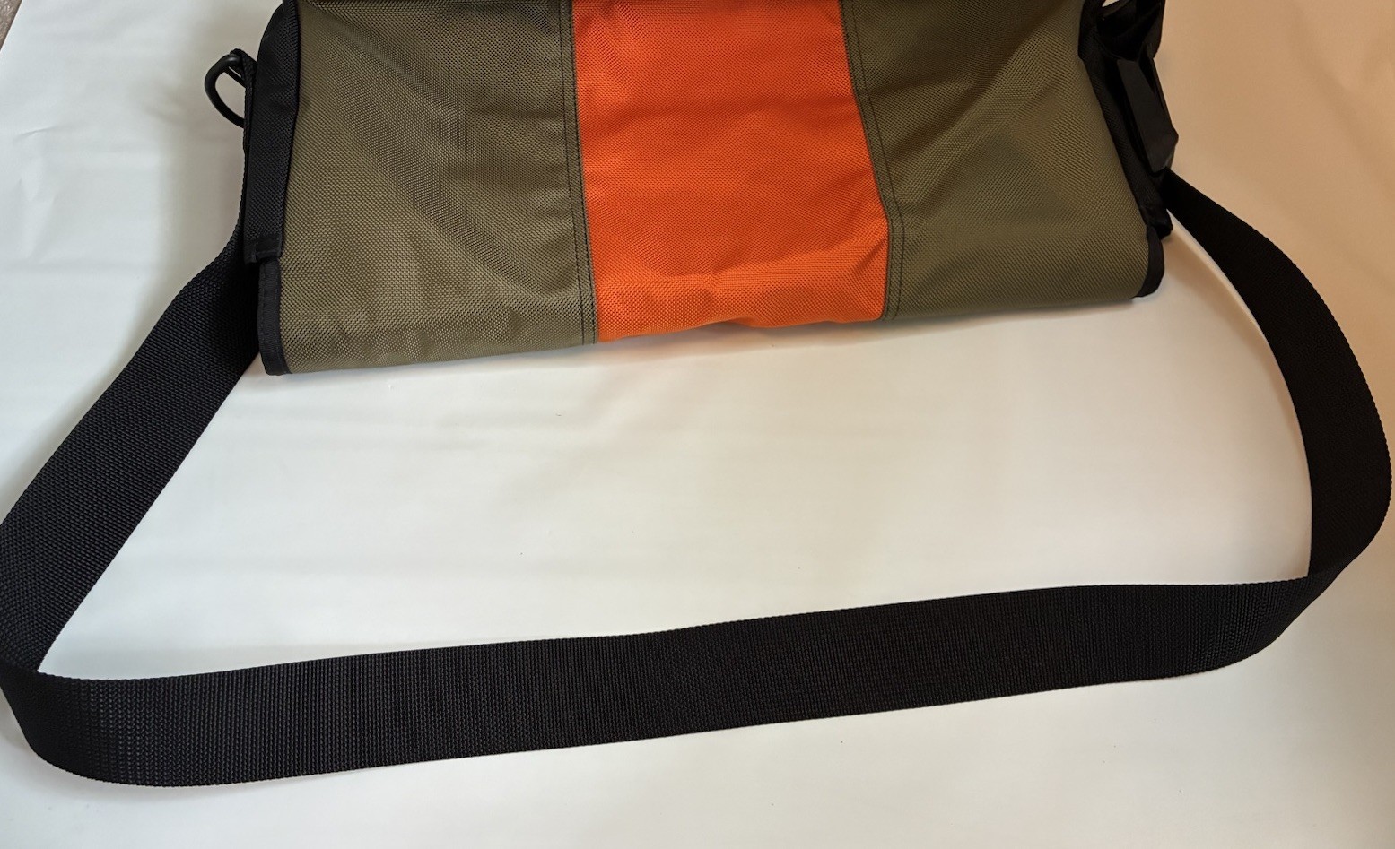 Timbuk2 Classic Messenger Bag Large 19x15x5 Crossbody Microsoft olive orange