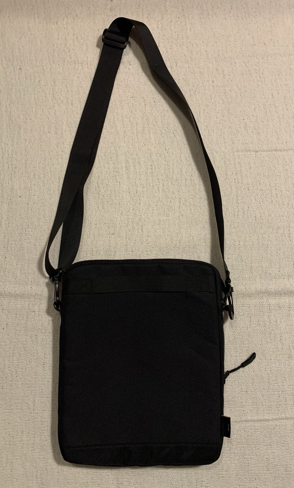 TomToc Black Tablet Shoulder Messenger Bag Size Small A20-B03D