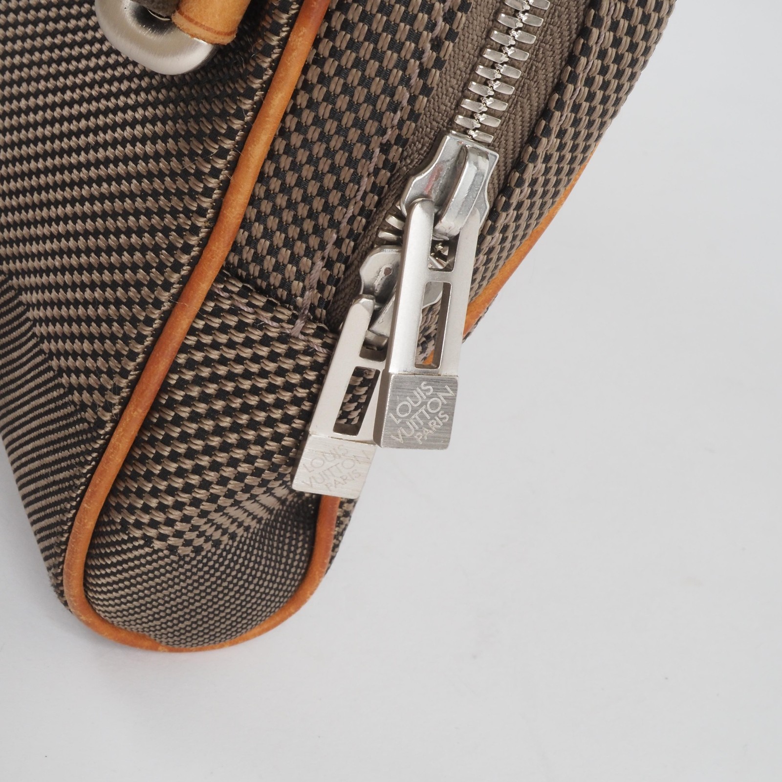 LOUIS VUITTON M93619 Acrobat Bumbag Damier Geant belt bag OP: 890€