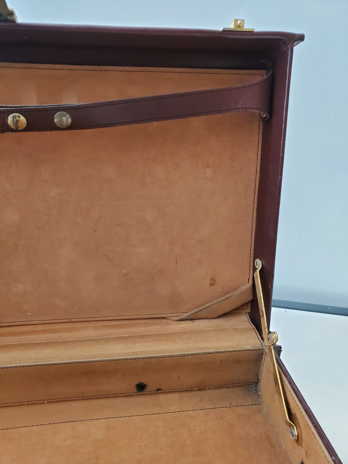 Schlesinger Brown Leather Hard Coded Briefcase | 17 x 12.5 x 3″