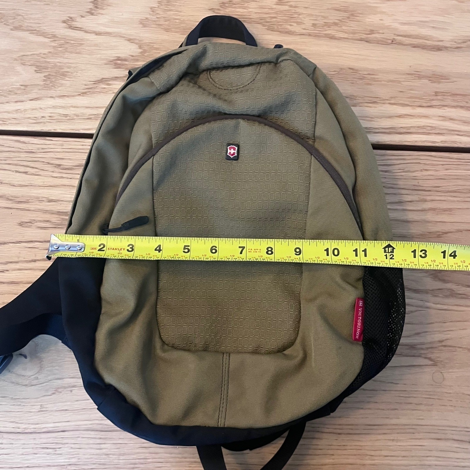 Victorinox Swiss Army Backpack Olive Green Black Compact Daypack Hiking Travel
